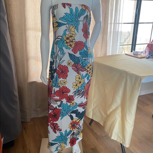 Dresses & Skirts - Closet clear out!🎈SALE Women’s summer dress NWTs